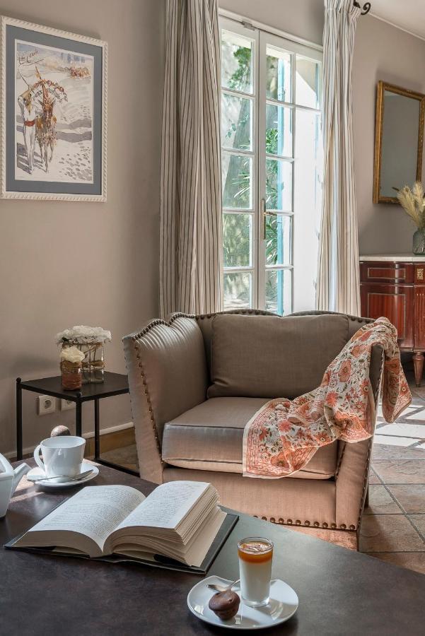 Villeneuve-lès-Avignon Hotel La Magnaneraie מראה חיצוני תמונה